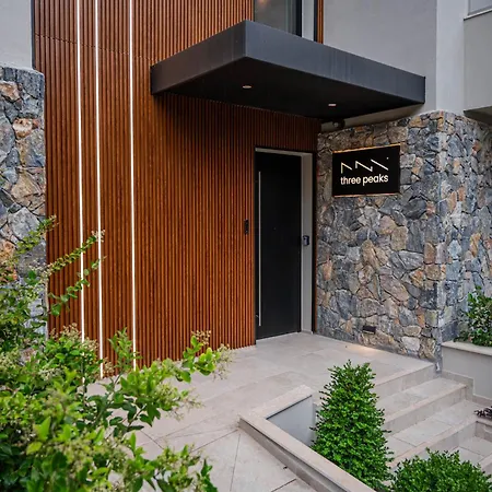 Апарт-отель Three Peaks Elevated 3*