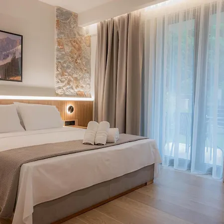 Three Peaks Elevated 3* Литохоро