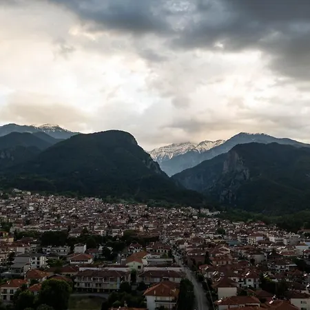 Three Peaks Elevated Апарт-отель Литохоро